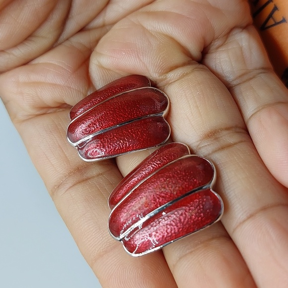 Vintage Chunky Hand Painted Red And Silver Tone Bold Clip-On Earrings - Picture 3 of 5
